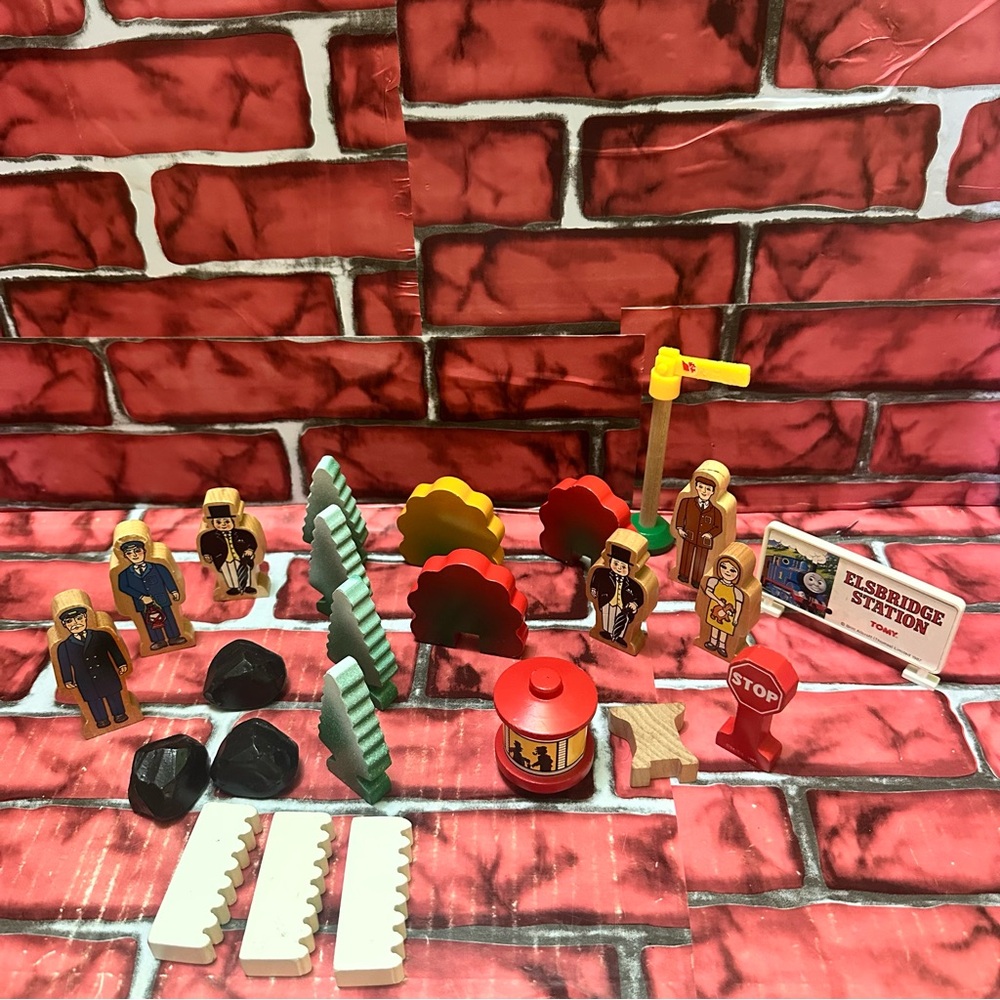 Thomas & Friends Wooden Train Station Playset with Figures and Accessories
